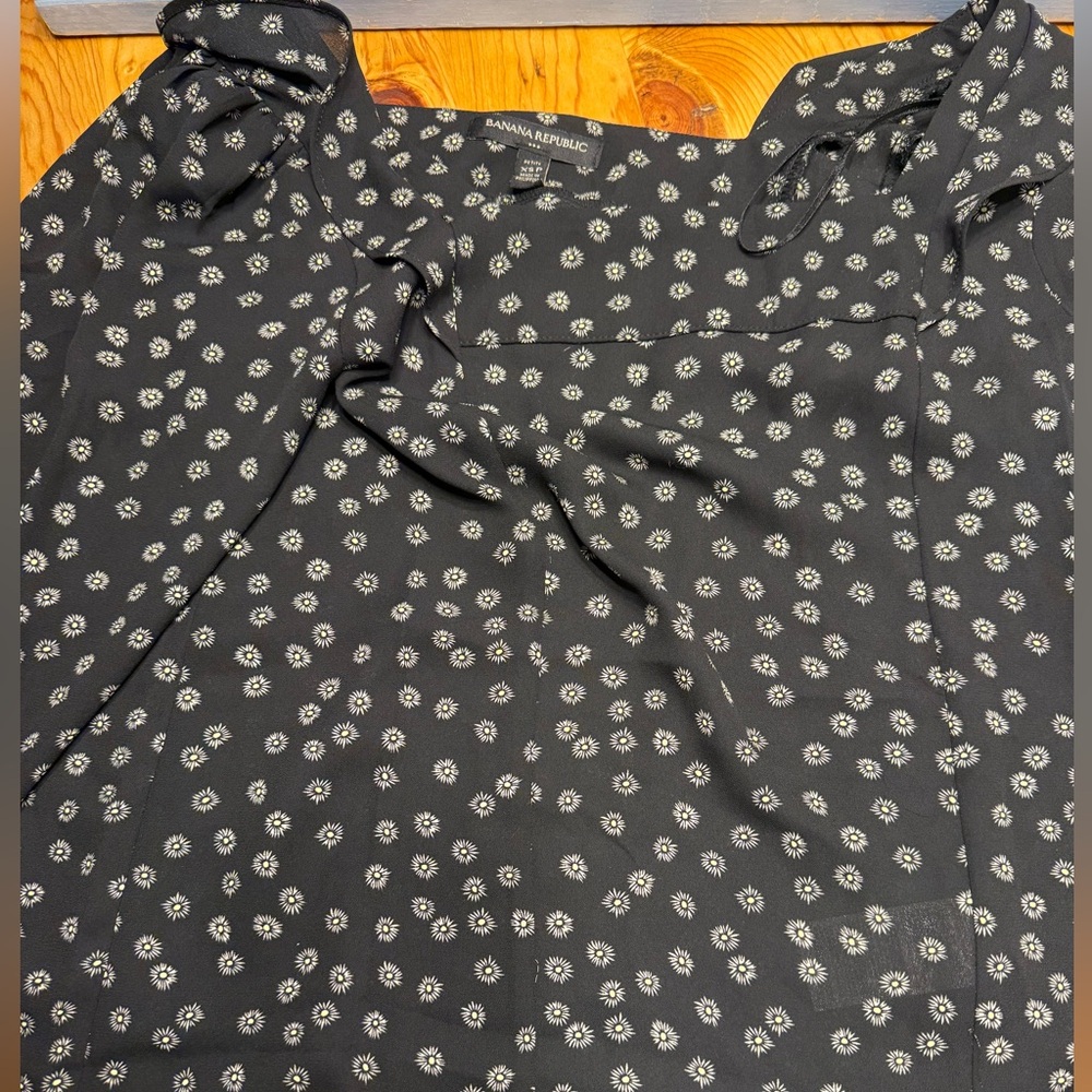 Banana Republic black top